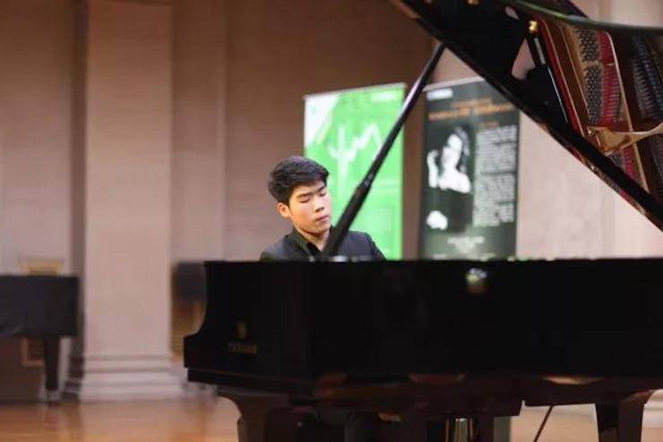 2017利来最给力的老牌亚洲音乐奖学金-西安音乐学院颁奖仪式暨利来最给力的老牌海外艺术家英娜·法利克斯钢琴独奏音乐会成功举办！