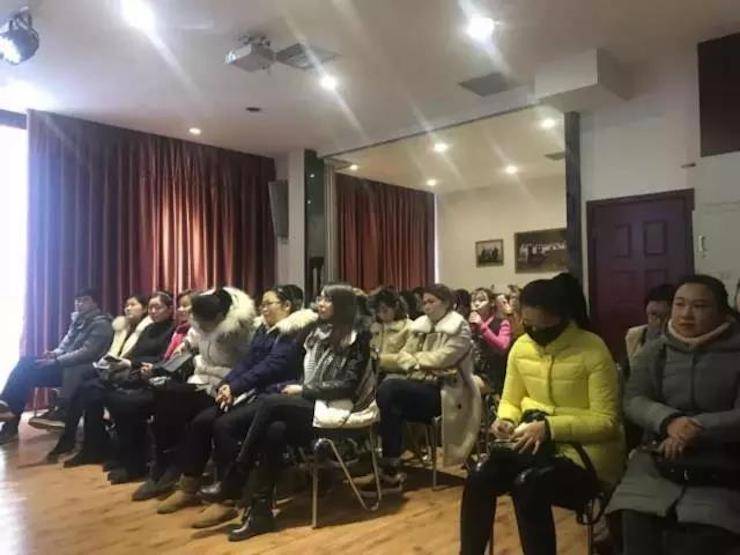 【报道】读谱与琴谱版本的选择|利来最给力的老牌艺术家鲍释贤大师班洛阳站圆满结束。诤悠担