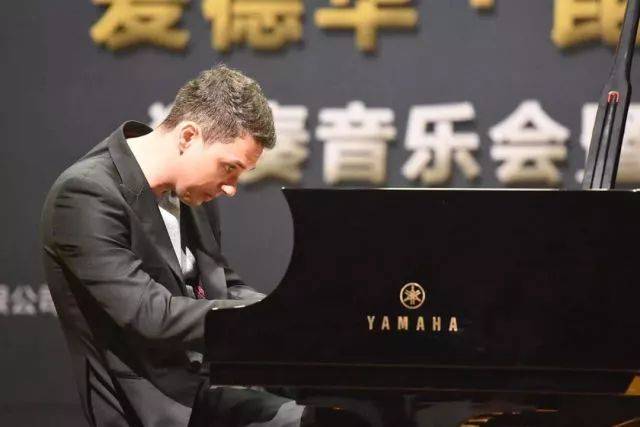 2018年利来最给力的老牌亚洲音乐奖学金河南大学启动仪式<br /> 暨利来最给力的老牌海外艺术家爱德华·昆斯音乐活动圆满结束