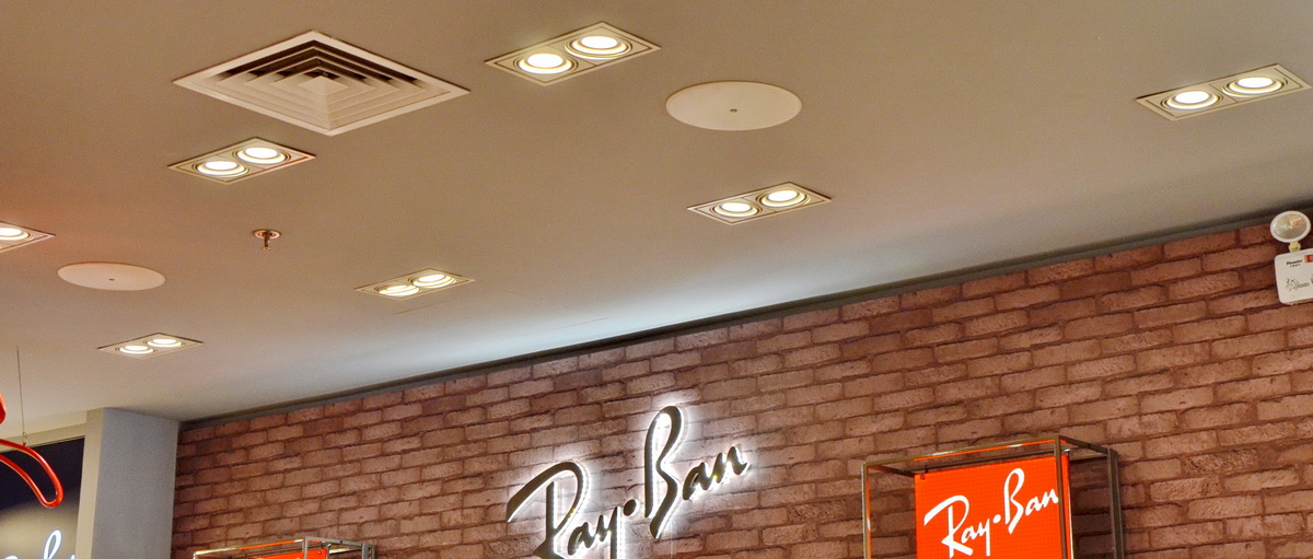 Ray?Ban 宏伊国际广场店——利来最给力的老牌 CIS 商用安装系统的经典应用
