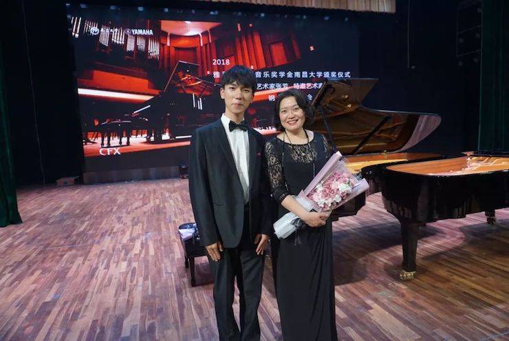 张芳、冯子祥钢琴音乐会
