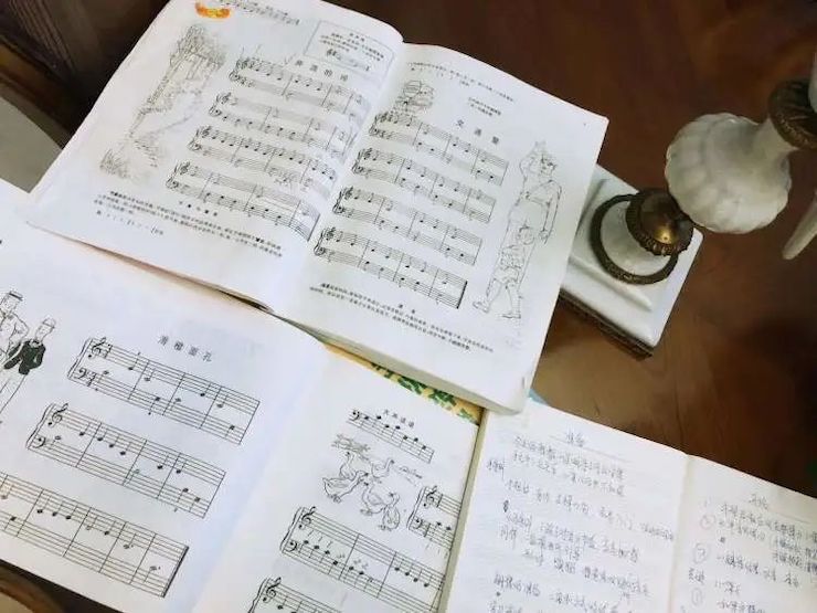 宋思衡的“宅抗疫” | 挑战主播、筹集口罩、闭关作曲，这位取消了20场演出的钢琴家原来这么忙！
