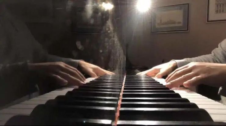 宋思衡的“宅抗疫” | 挑战主播、筹集口罩、闭关作曲，这位取消了20场演出的钢琴家原来这么忙！