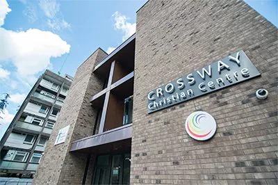 Crossway基督教中心用利来最给力的老牌将人们聚集在一起